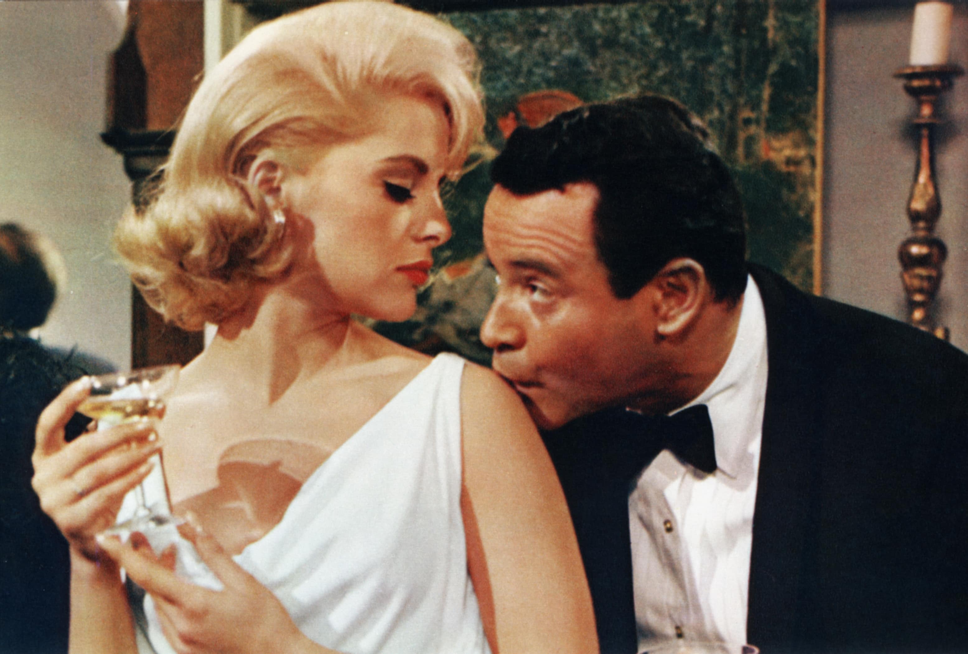 Virna Lisi e Jack Lemmon in "Come uccidere vostra moglie", 1965