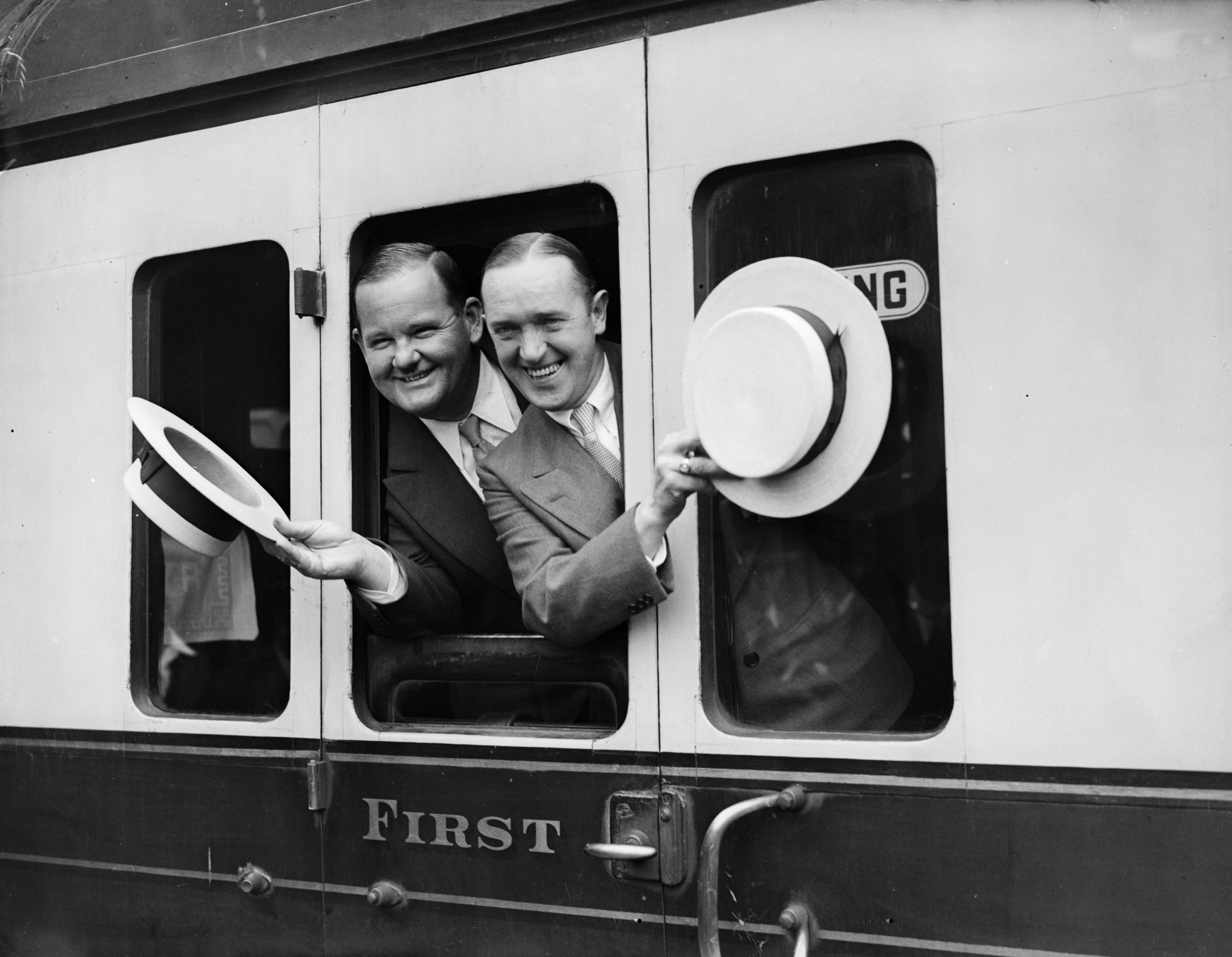 1932, sul treno che li porterà negli Stati Uniti