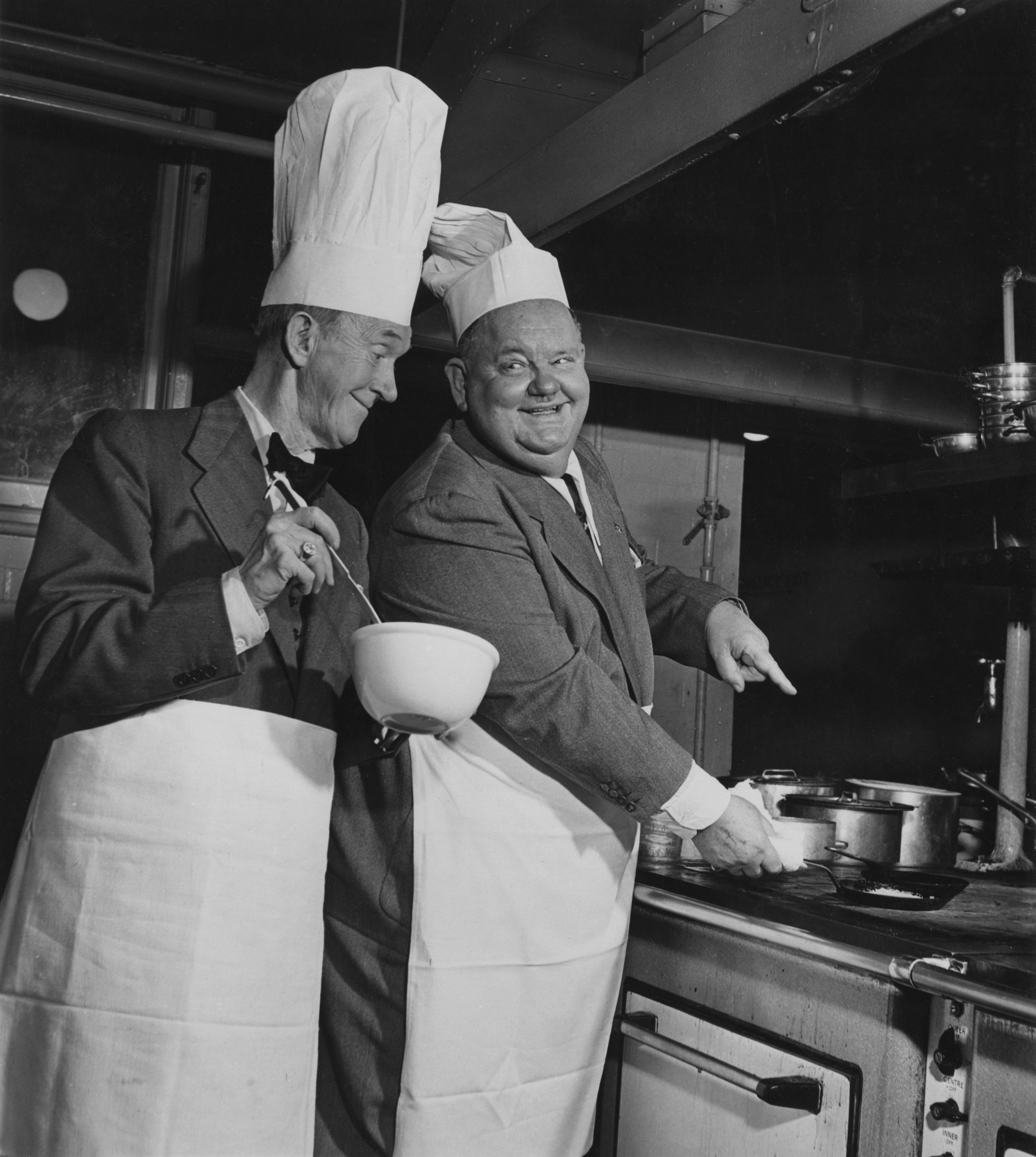 1952, cucinando pancakes