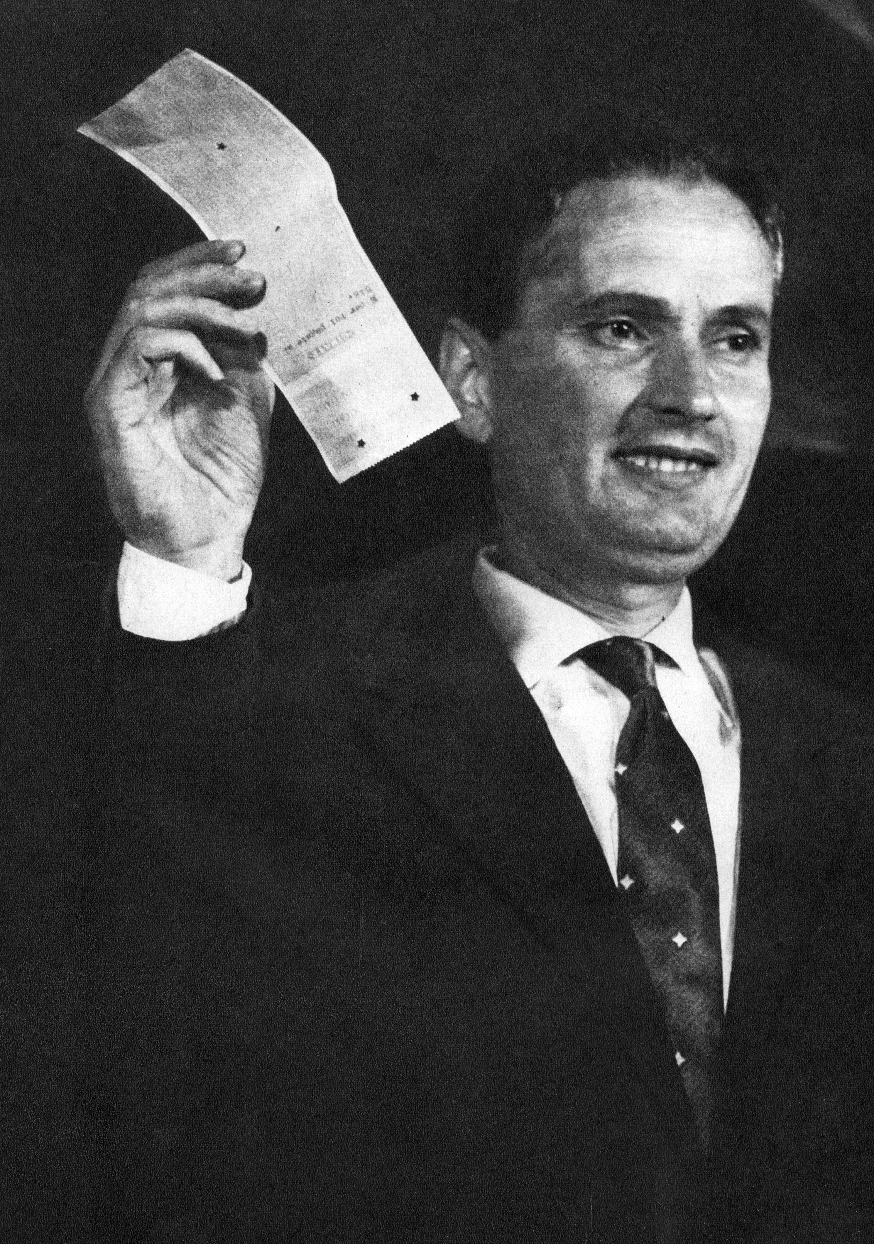 Carlo Cassola, vincitore Premio Strega 1960 con il libro La ragazza di Bube