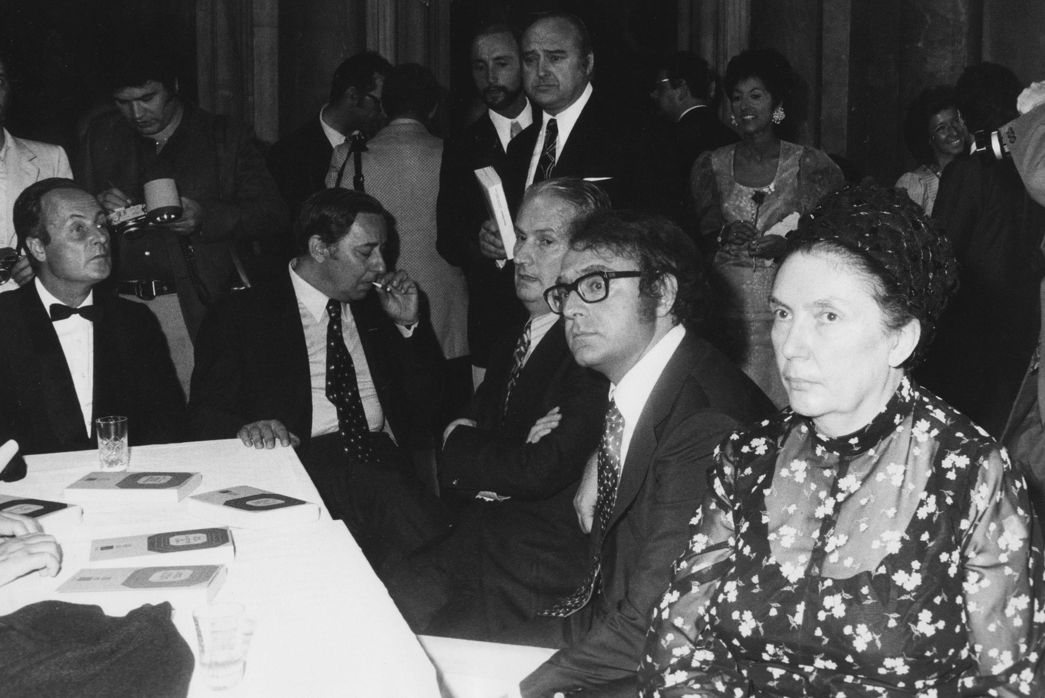 Giorgio Bassani, Michele Prisco, Carlo Cassola, Luciano Luisi, Alberto Bevilacqua e Lalla Romano, cerimonia Premio Strega 1971