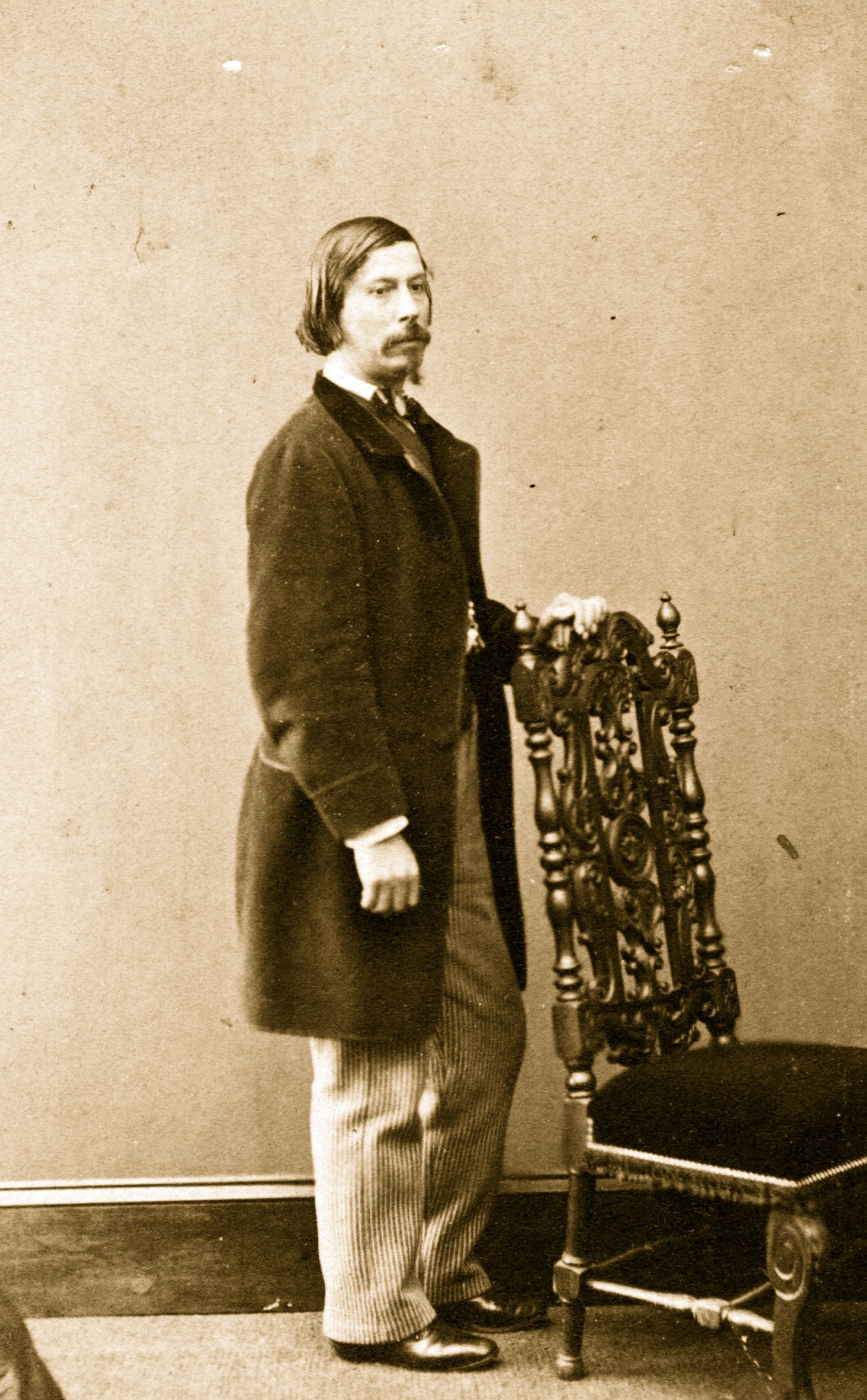 Giovanni Bottesini (1821-1889). Contrabbassista, compositore e direttore d'orchestra. Il 24 dicembre del 1871, dal podio del Teatro del Cairo, dirige la prima assoluta di "Aida".