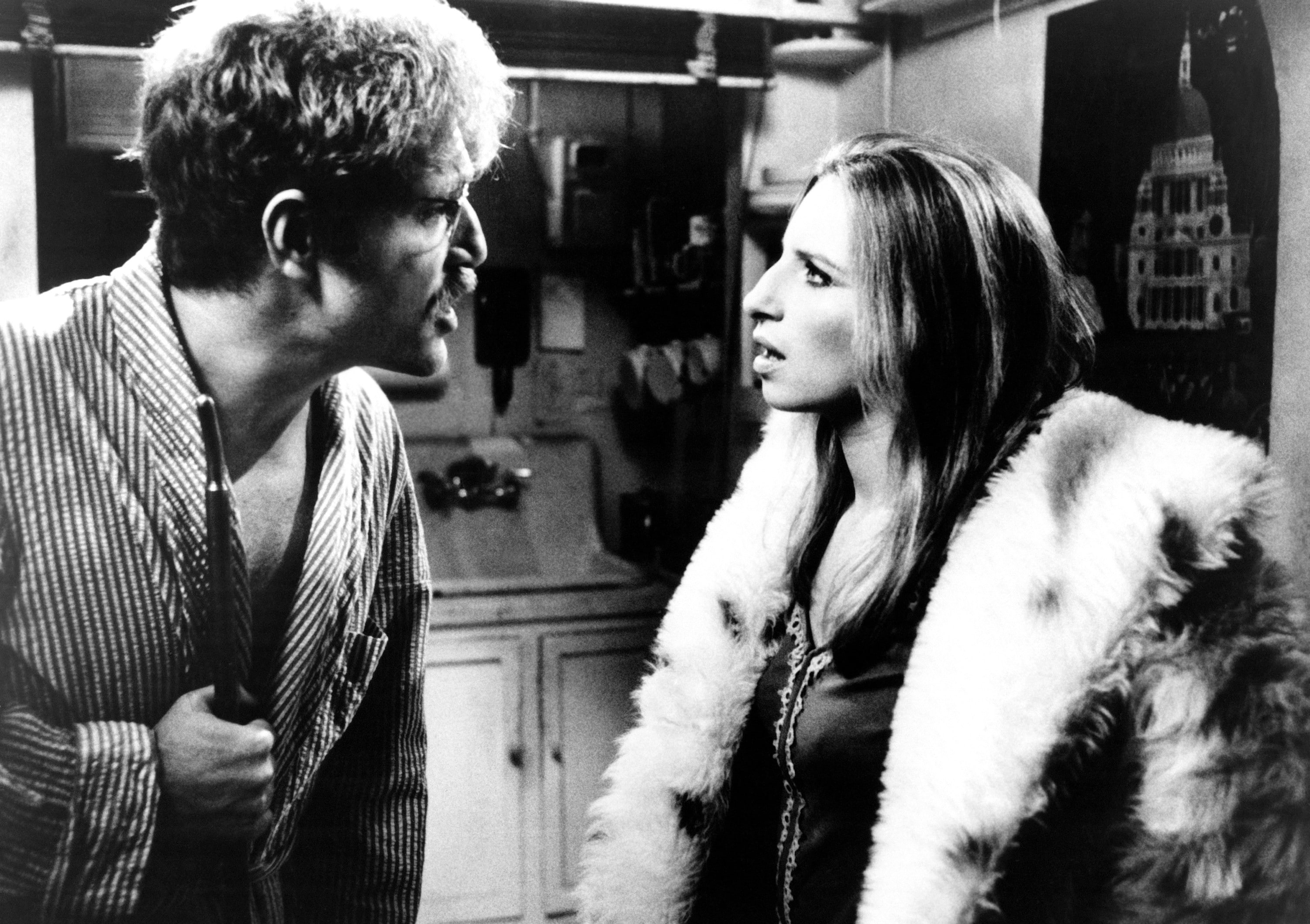 Una scena del film "Il gufo e la gattina", la Streisand con George Segal, 1970