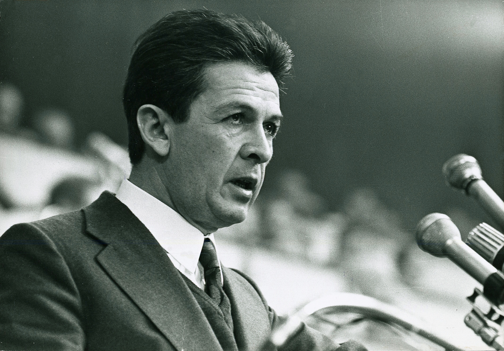 Un altro primo piano, durante l'intervento di chiusura del XIII Congresso del partito, nel 1972