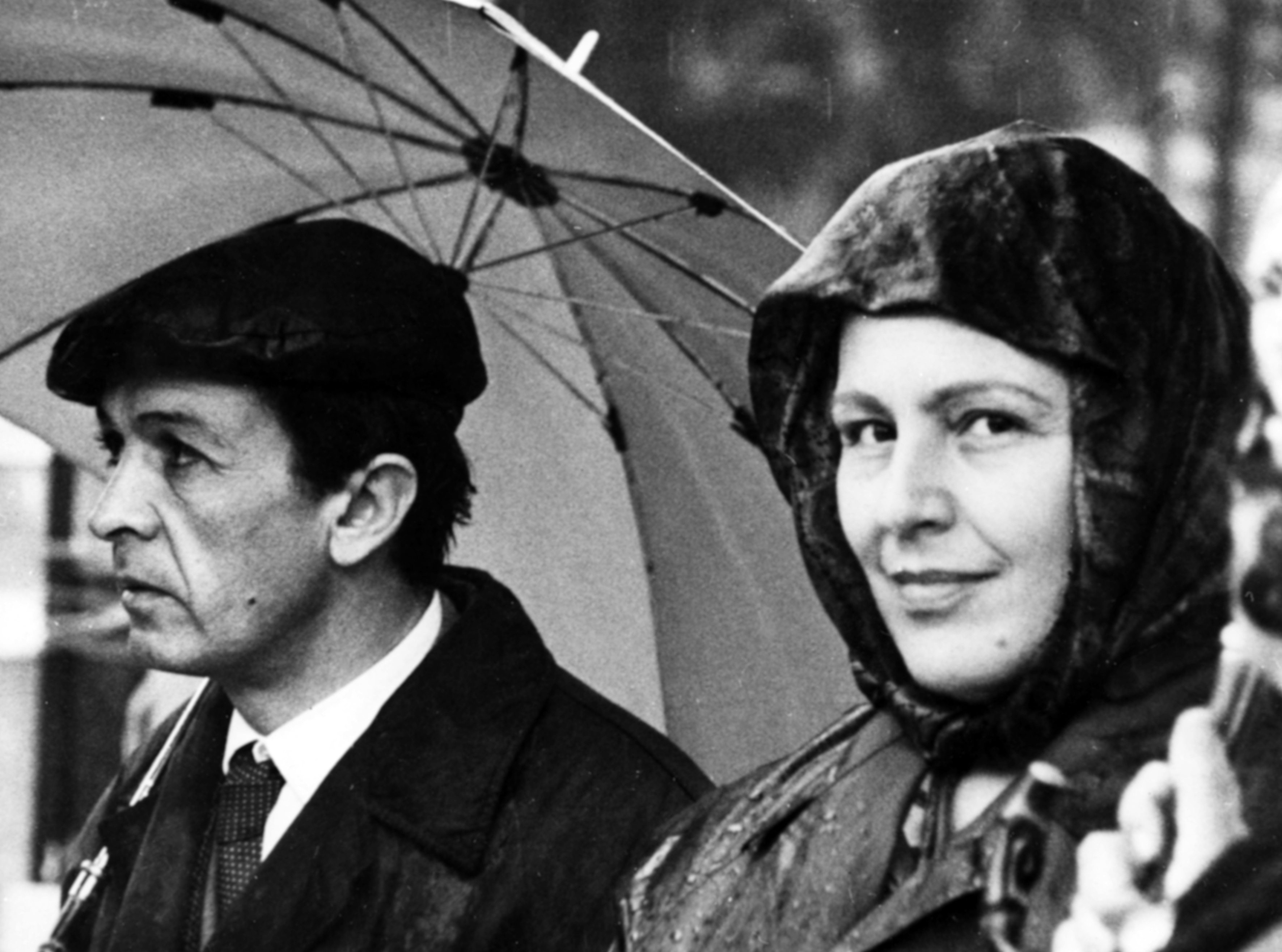 Insieme a Nilde Iotti, nel 1966, durante una manifestazione in piazza del Popolo a Roma, per la cessazione delle ostilità nel Vietnam