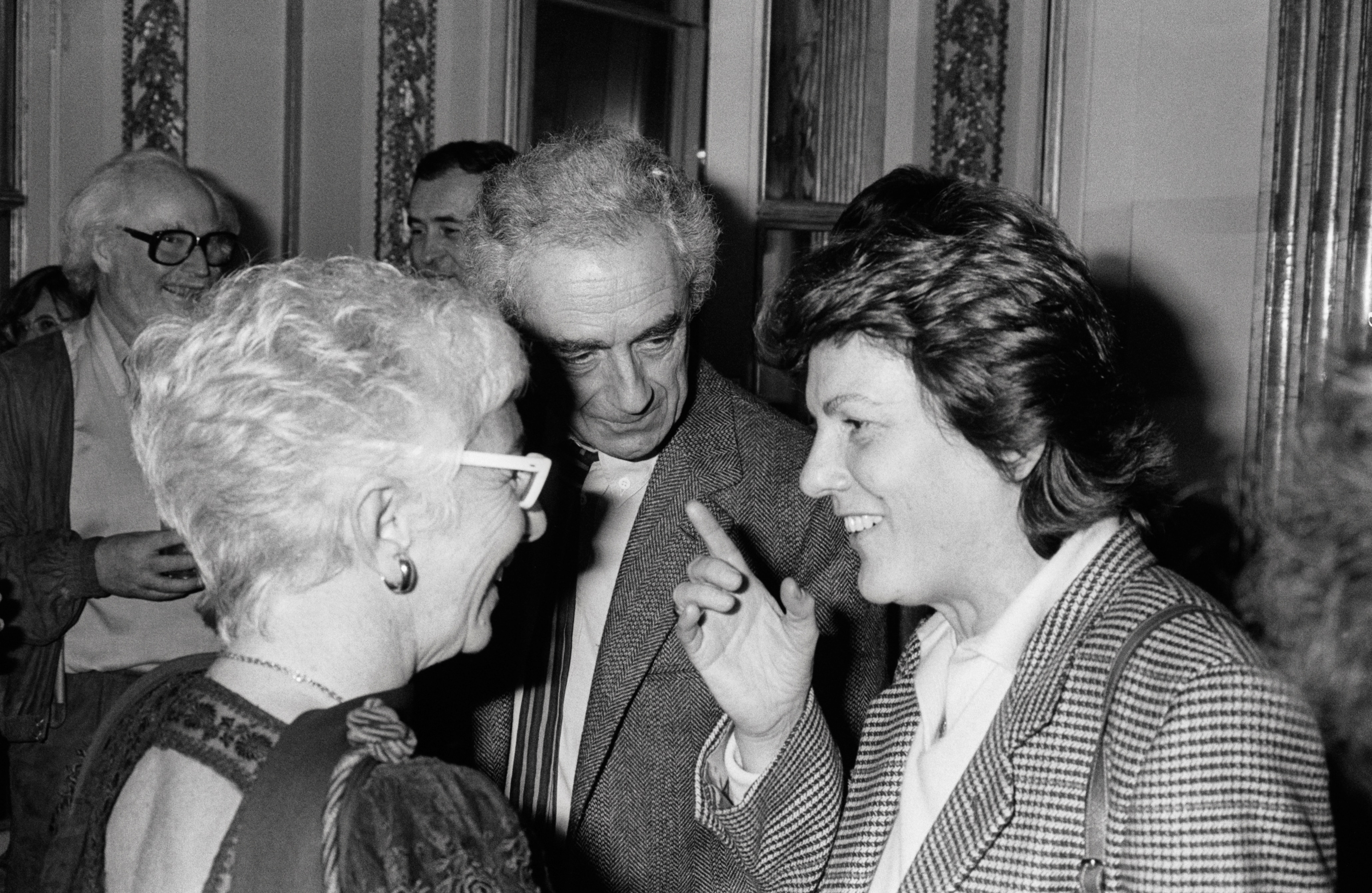 Antonioni nel 1984 tra le registe Lina Wertmuller e Liliana Cavani