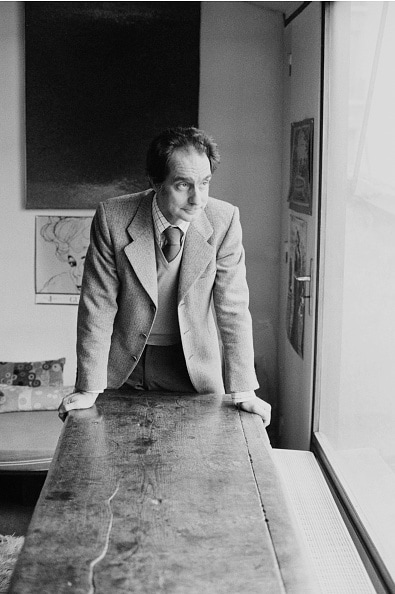 1974, nella sua casa a Parigi