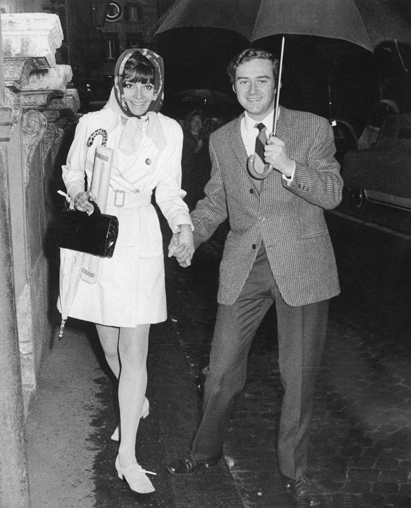 La Hepburn a Roma nel 1969 con il secondo marito, lo psichiatra italiano Andrea Dotti
