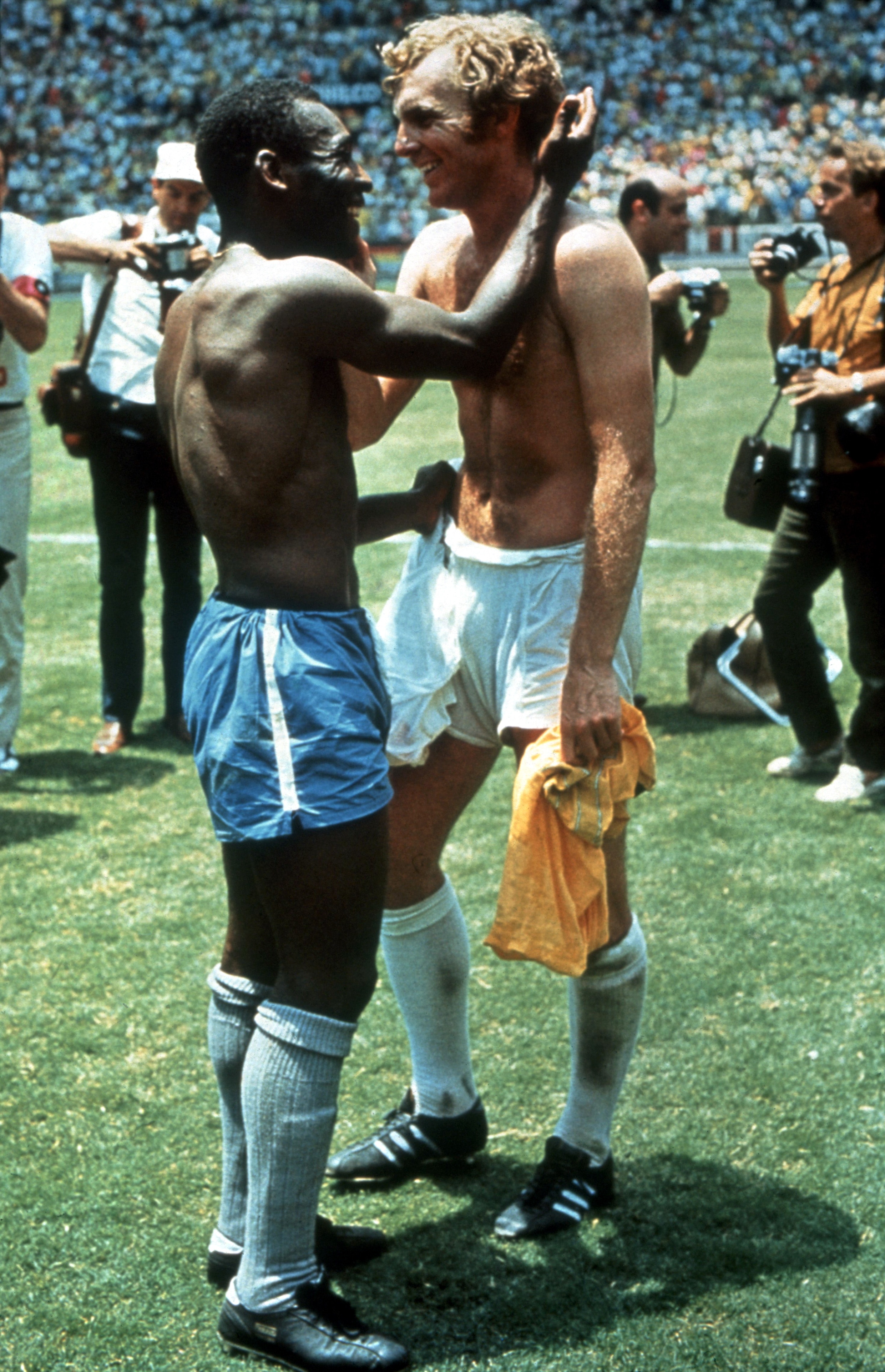 Ai mondiali del 1966, con il capitano dell'Inghilterra Bobby Moore