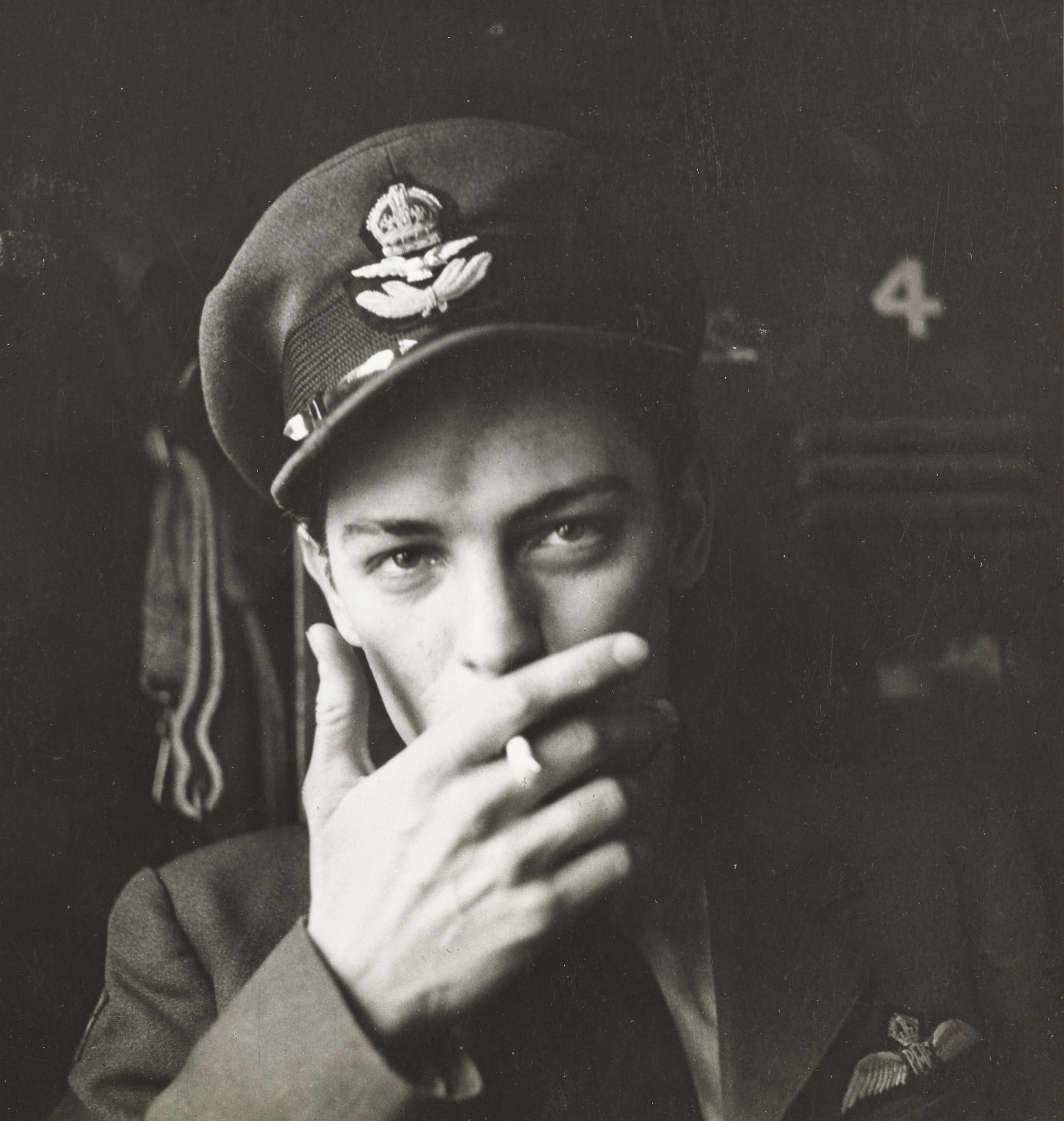 Cecil Beaton, L'ufficiale pilota Daley degli American Eagles, 1942, Vogue © Condé Nast
