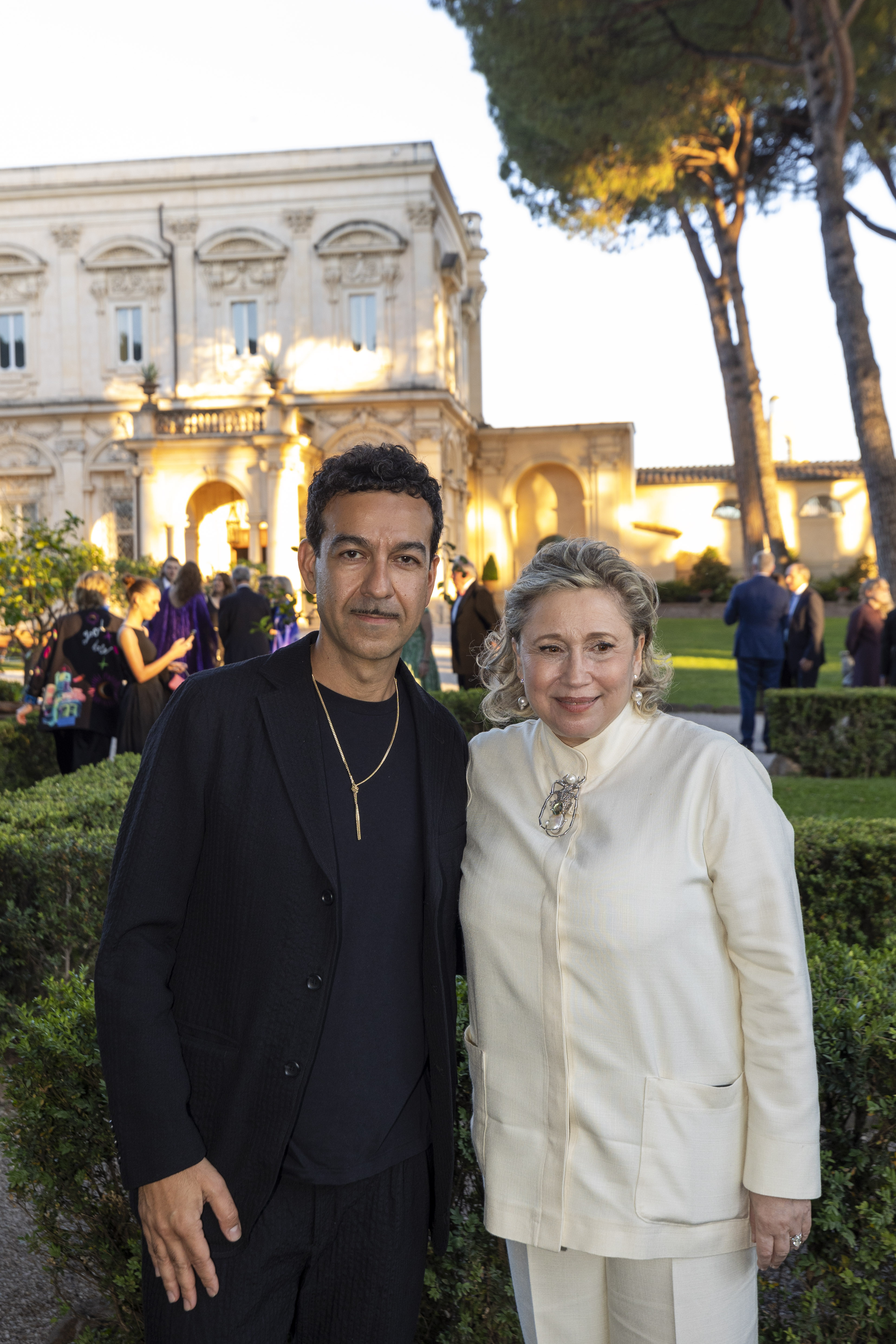 L'artista Kamrooz Aram e Maria Teresa Venturini Fendi. Credito fotografico: Gerardo Gaetani, American Academy in Rome