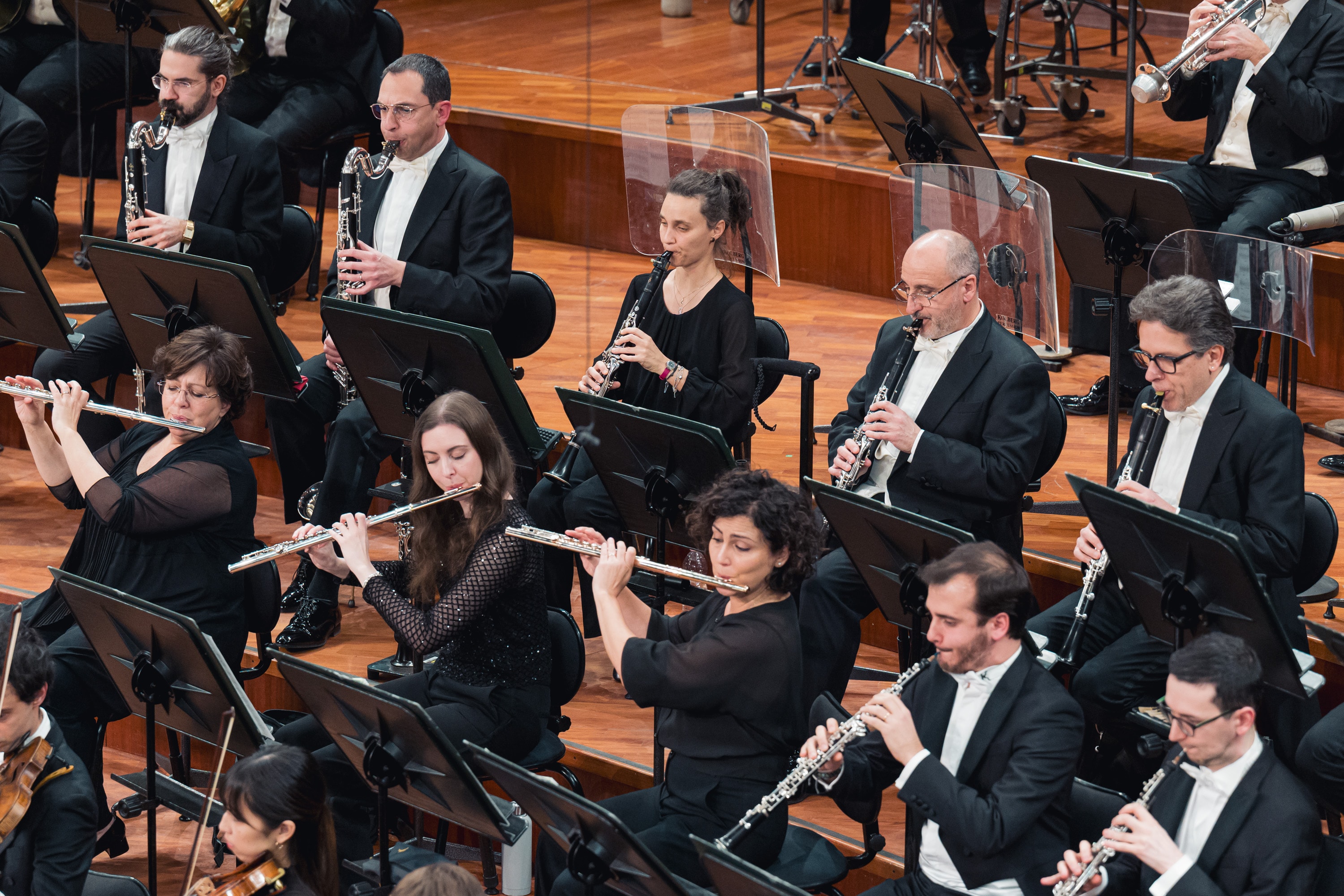 la colonna sonora di Vertigo, capolavoro cinematografico di Alfred Hitchcock, il Divertimento dal balletto Le baiser de la fée di Igor Stravinskij e la Sinfonia n. 6 in si minore op. 74 detta "Patetica" di Pëtr Il'ič Čajkovskij