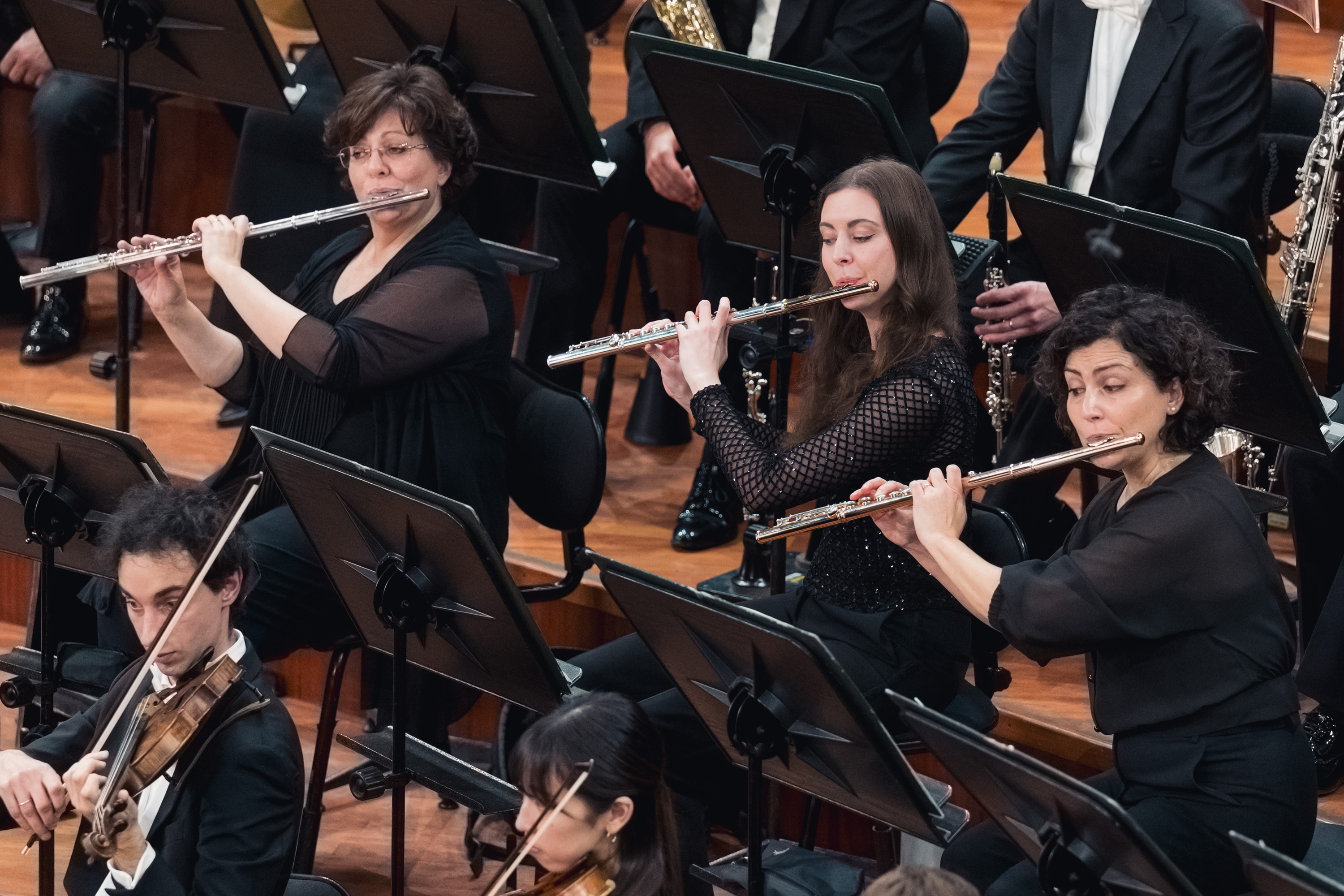 la colonna sonora di Vertigo, capolavoro cinematografico di Alfred Hitchcock, il Divertimento dal balletto Le baiser de la fée di Igor Stravinskij e la Sinfonia n. 6 in si minore op. 74 detta "Patetica" di Pëtr Il'ič Čajkovskij