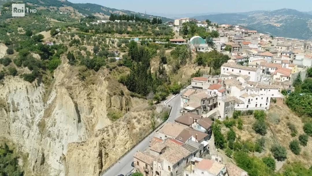 Fuori luogo-Basilicata petrolio e magia