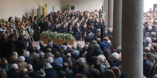 Servizio tg1 funerale Eco